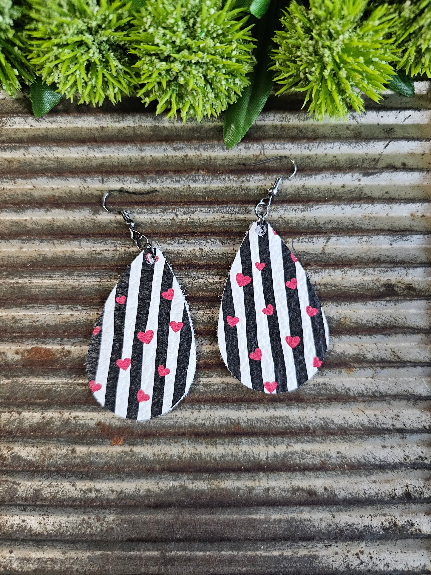 Striped Hearts- Teardrop