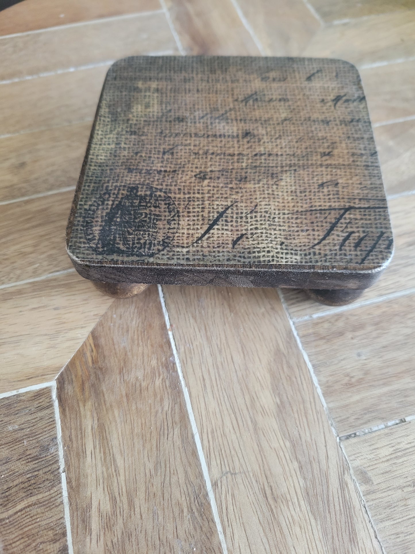 Wooden Trivet - Rustic paper