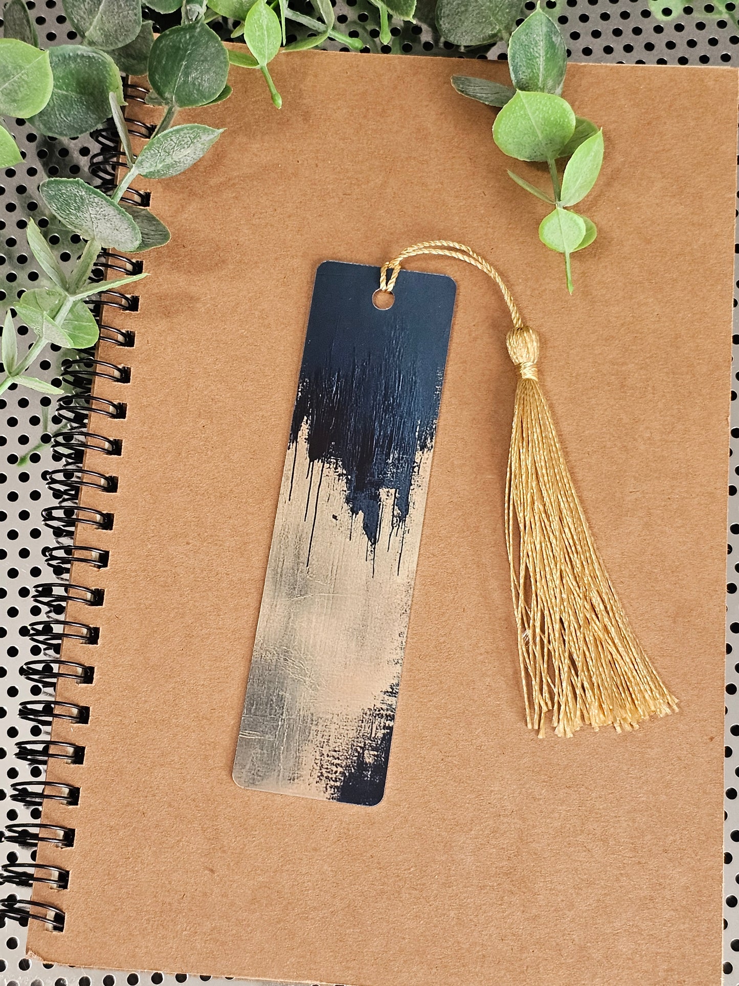 Gold brushstroke