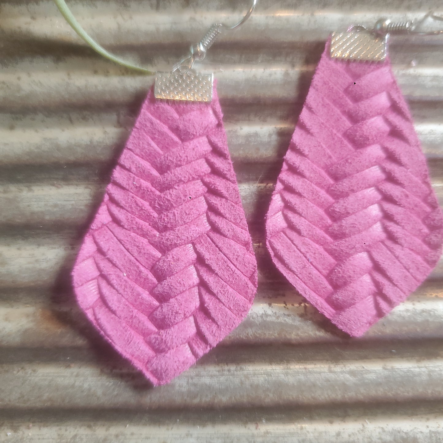 Fishtail textured leather- Hot Pink